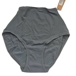 SKIMS BRIEF PANTY. NWT